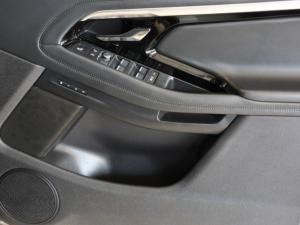 Land Rover Range Rover Evoque D200 R-Dynamic HSE - Image 28