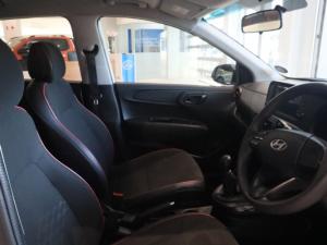 Hyundai Grand i10 1.0 Premium hatch - Image 9