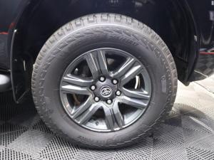 Toyota Hilux 2.8GD-6 double cab Raider auto - Image 6