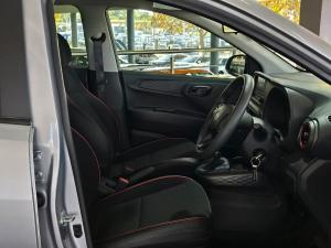 Hyundai Grand i10 1.2 Premium hatch - Image 17