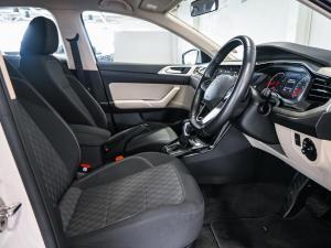 Volkswagen Polo sedan 1.0TSI Life - Image 9
