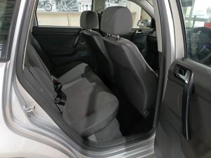 Volkswagen Polo 1.6 Trendline - Image 15