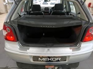 Volkswagen Polo 1.6 Trendline - Image 19