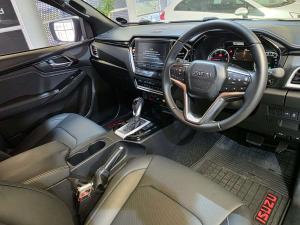 Isuzu D-Max 3.0TD double cab V-Cross - Image 14