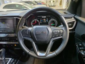 Isuzu D-Max 3.0TD double cab V-Cross - Image 15
