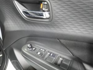 Suzuki Swift 1.2 GLX auto - Image 27