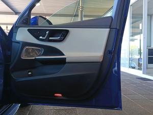 Mercedes-Benz C-Class C200 Avantgarde - Image 8