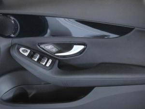 Mercedes-Benz C-Class C200 auto - Image 15