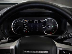 Land Rover Discovery D300 R-Dynamic HSE - Image 14