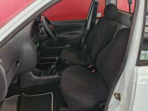 Ford Bantam 1.3i (aircon) - Image 9
