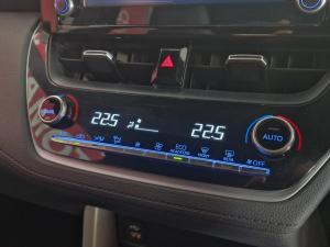 Toyota Corolla Cross 1.8 Hybrid XS - Image 15