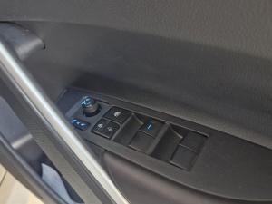 Toyota Corolla Cross 1.8 Hybrid XS - Image 8