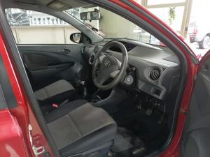 Toyota Etios hatch 1.5 Sprint - Image 10