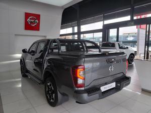Nissan Navara 2.5DDTi double cab LE Plus - Image 4