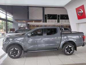 Nissan Navara 2.5DDTi double cab LE Plus - Image 8