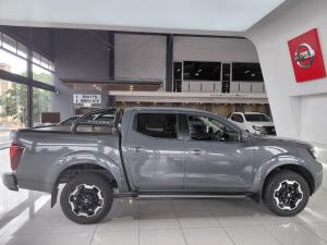 Nissan Navara 2.5DDTi double cab LE Plus - Image 9