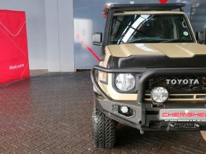 Toyota Land Cruiser 76 2.8GD-6 station wagon LX manual - Image 7