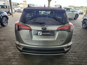Toyota RAV4 2.2D-4D AWD VX - Image 5