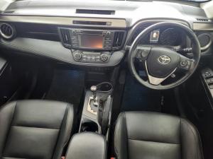 Toyota RAV4 2.2D-4D AWD VX - Image 6