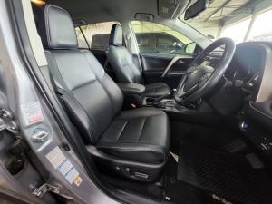 Toyota RAV4 2.2D-4D AWD VX - Image 11