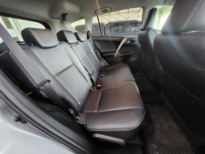 Toyota RAV4 2.2D-4D AWD VX - Image 12