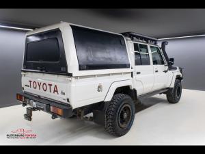Toyota Land Cruiser 79 4.5D-4D V8 double cab LX - Image 2