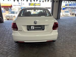 Volkswagen Polo sedan 1.4 Trendline - Image 5