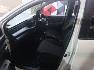 Toyota Rumion 1.5 SX manual - Image 7