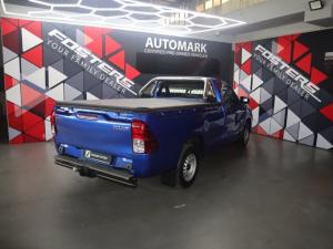 Toyota Hilux 2.0 - Image 2