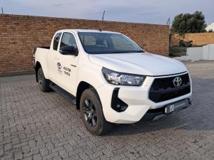 Toyota Hilux 2.4GD-6 Xtra cab Raider manual - Image 1