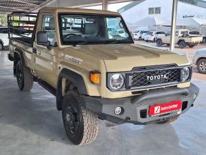 Toyota Land Cruiser 79 2.8GD-6 single cab auto - Image 1
