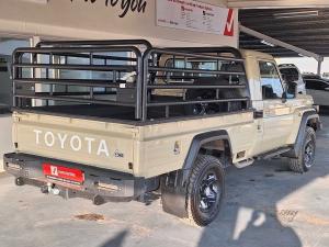 Toyota Land Cruiser 79 2.8GD-6 single cab auto - Image 2