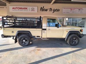Toyota Land Cruiser 79 2.8GD-6 single cab auto - Image 3