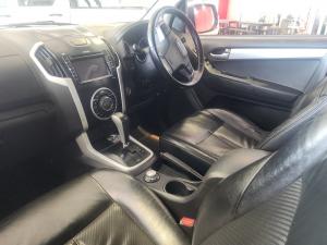 Isuzu D-Max 300 3.0TD double cab 4x4 LX auto - Image 7