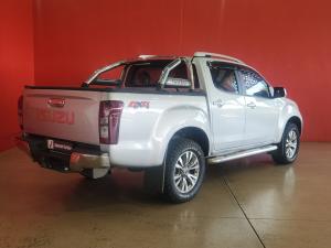 Isuzu D-Max 300 3.0TD double cab 4x4 LX auto - Image 2