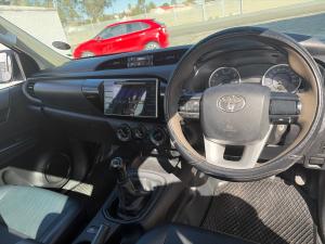 Toyota Hilux 2.4GD-6 4x4 SR - Image 6