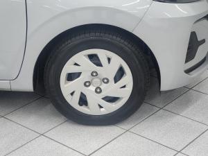 Hyundai Grand i10 1.0 Premium hatch - Image 10