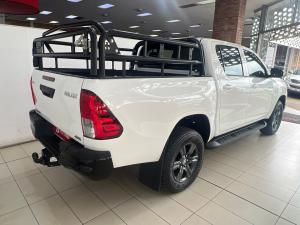 Toyota Hilux 2.4GD-6 double cab 4x4 Raider manual - Image 2