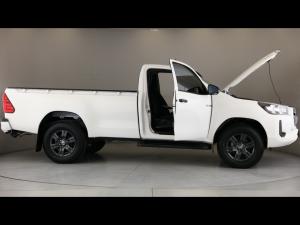 Toyota Hilux 2.4GD-6 single cab Raider manual - Image 9