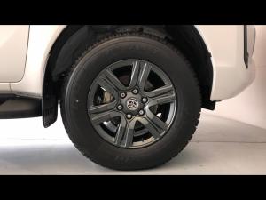 Toyota Hilux 2.4GD-6 single cab Raider manual - Image 15