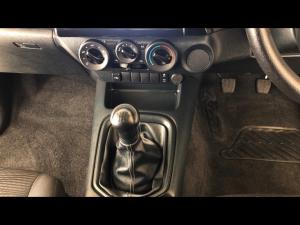 Toyota Hilux 2.4GD-6 single cab Raider manual - Image 17