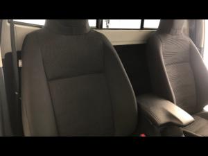 Toyota Hilux 2.4GD-6 single cab Raider manual - Image 21