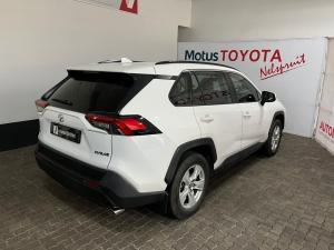 Toyota RAV4 2.0 GX auto - Image 2