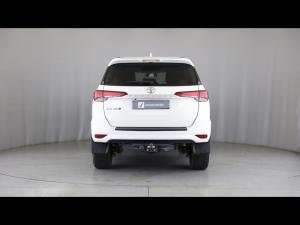 Toyota Fortuner 2.4GD-6 manual - Image 5