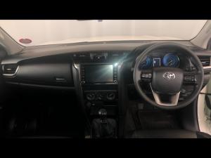 Toyota Fortuner 2.4GD-6 manual - Image 6