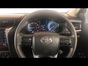 Toyota Fortuner 2.4GD-6 manual - Image 8