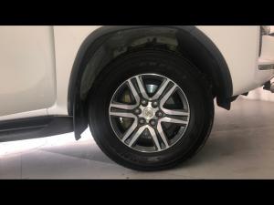 Toyota Fortuner 2.4GD-6 manual - Image 17