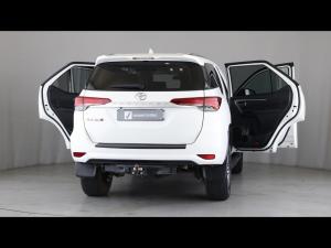 Toyota Fortuner 2.4GD-6 manual - Image 24