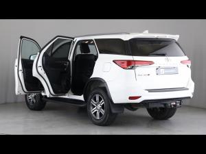 Toyota Fortuner 2.4GD-6 manual - Image 25