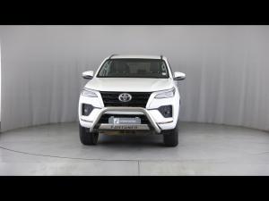 Toyota Fortuner 2.4GD-6 manual - Image 4